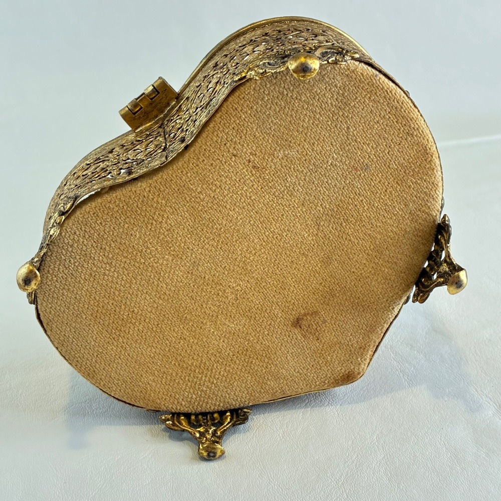 Vintage Gold Tone Heart Shaped Jewelry Box Ormolu Filigree Glass Lid Footed - Picture 15 of 16